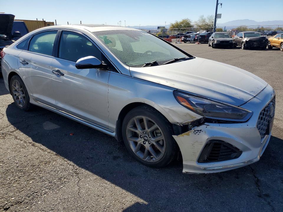 Photo 4 from auction – 2018 HYUNDAI SONATA SPO with VIN 5NPE34AB4JH660499