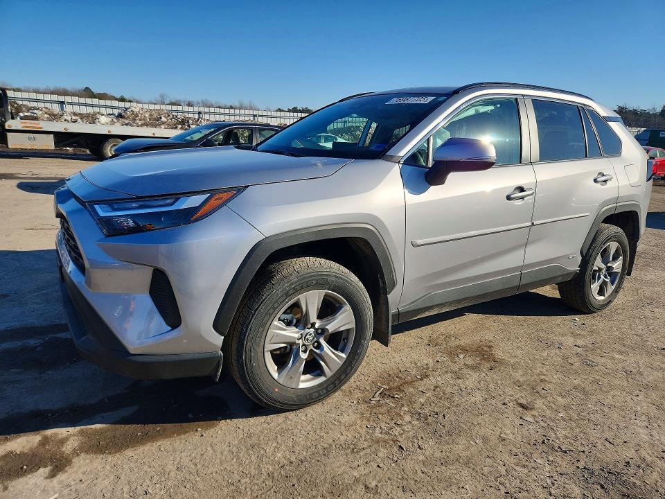 TOYOTA RAV4 XLE 2024 with VIN 4T3RWRFV3RU124012 - Photo from auction