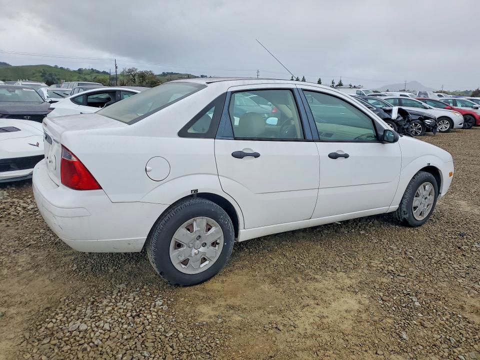 Photo 3 from auction – 2007 FORD FOCUS with VIN 1FAHP34N07W232889