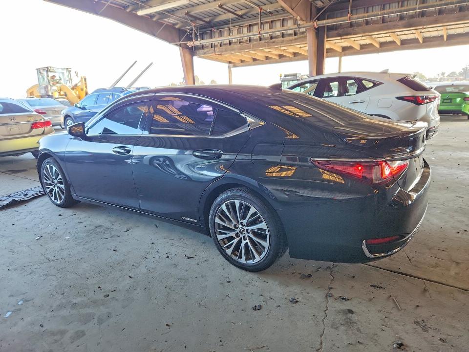 Photo 2 from auction – 2019 LEXUS ES 300H with VIN 58AB21B12KU001472