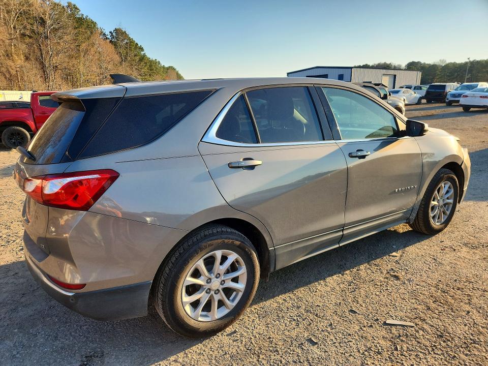 Фото 3 с аукциона – 2018 CHEVROLET EQUINOX с VIN 3GNAXJEVXJS615313