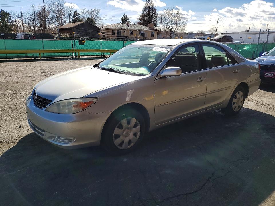 TOYOTA CAMRY 2002 with VIN 4T1BE32KX2U087388 - Photo from auction