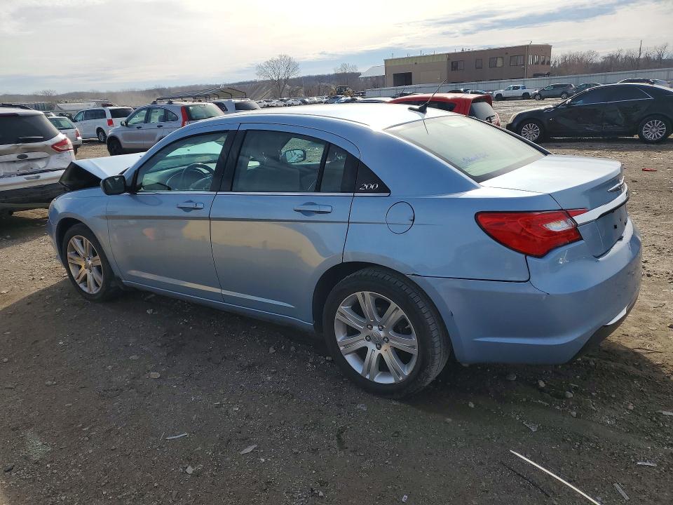 Photo 2 from auction – 2012 CHRYSLER 200 with VIN 1C3CCBBB9CN331170
