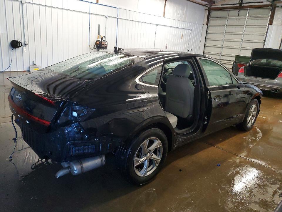 Photo 3 from auction – 2021 HYUNDAI SONATA with VIN 5NPEG4JA2MH100416
