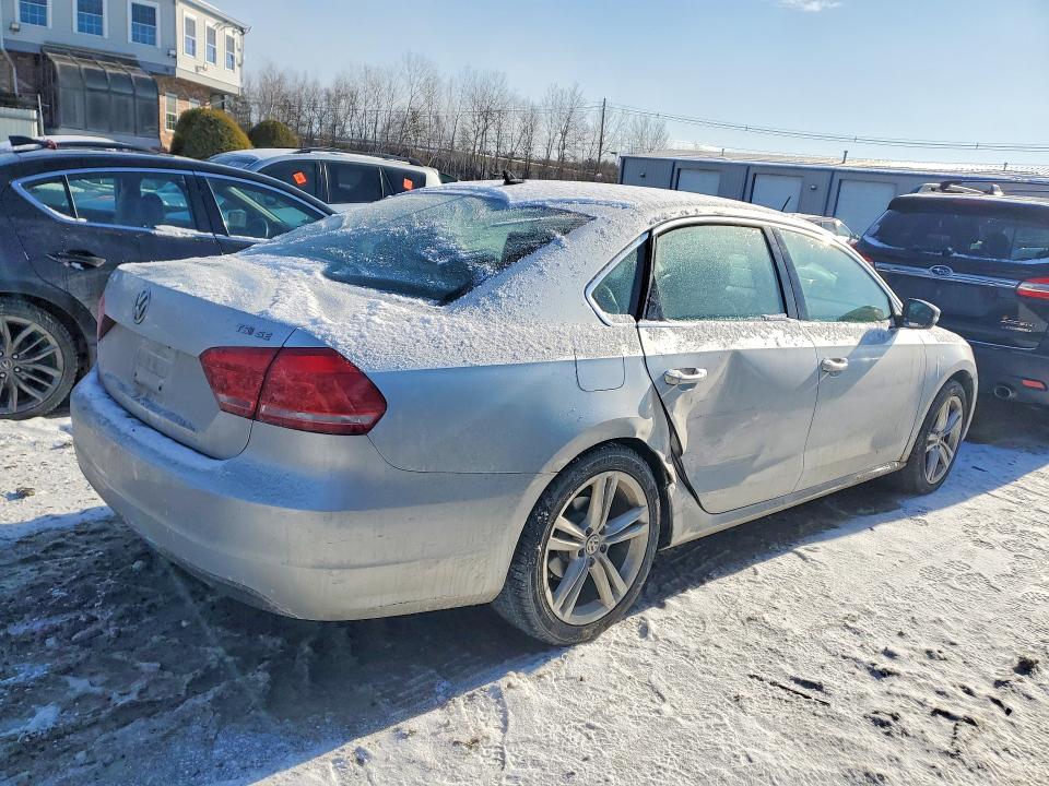 Photo 3 from auction – 2014 VOLKSWAGEN PASSAT with VIN 1VWBT7A39EC067197