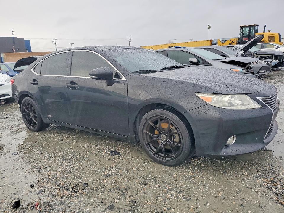 Photo 4 from auction – 2013 LEXUS ES with VIN JTHBW1GG2D2030819