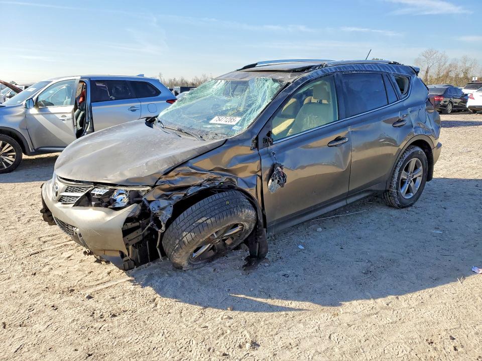 TOYOTA RAV4 XLE 2015 with VIN JTMWFREV3FD062835 - Photo from auction