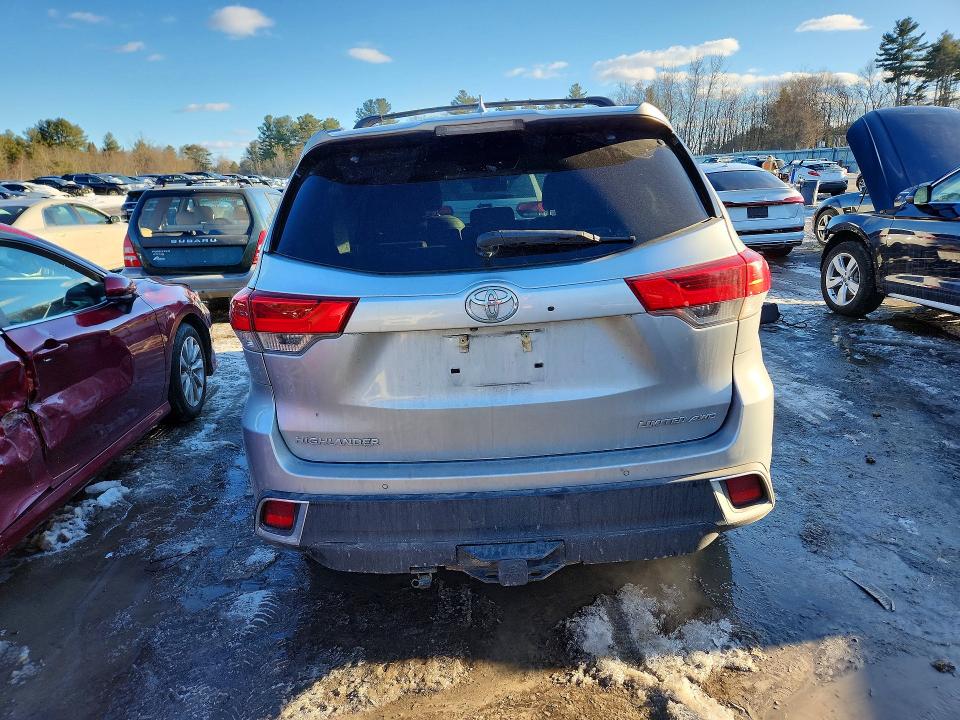 Photo 6 from auction – 2018 TOYOTA HIGHLANDER with VIN 5TDDZRFH8JS822293
