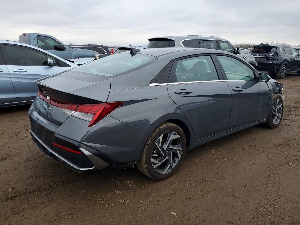 Photo 3 from auction – 2025 HYUNDAI ELANTRA with VIN KMHLS4DG4SU899863
