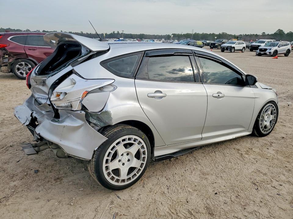 Photo 3 from auction – 2014 FORD FOCUS with VIN 1FADP3L96EL451311