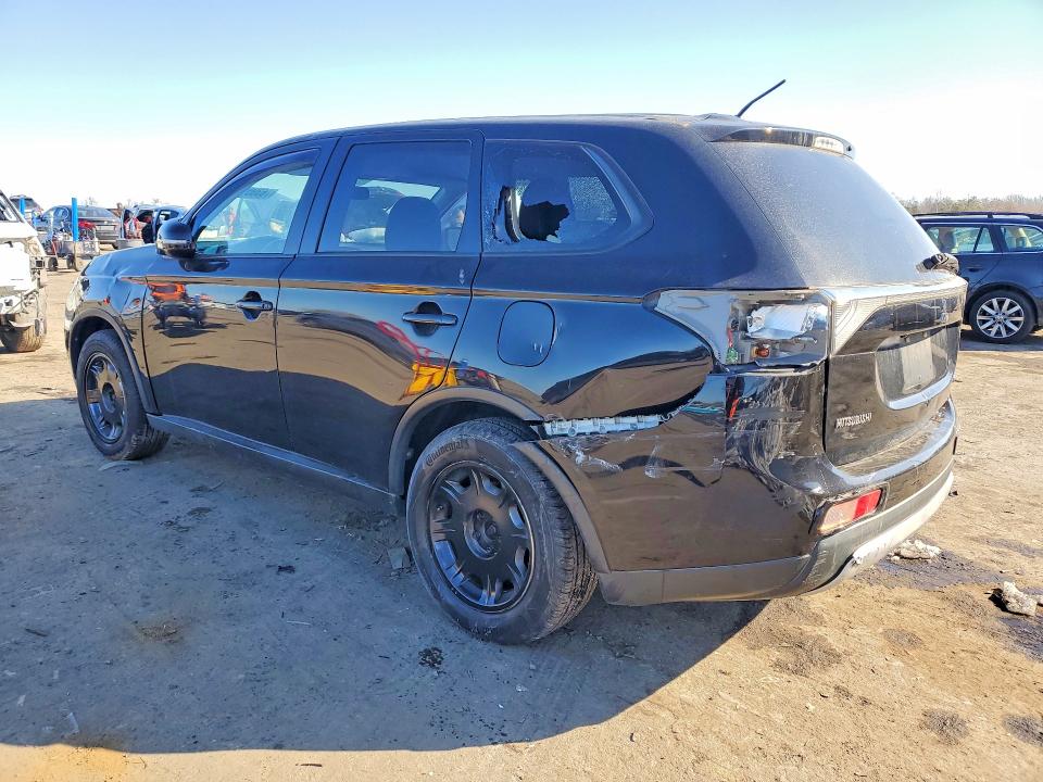 Photo 2 from auction – 2015 MITSUBISHI OUTLANDER with VIN JA4AZ3A32FZ009544