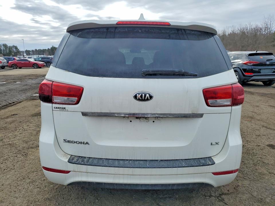 Photo 6 from auction – 2016 KIA SEDONA with VIN KNDMB5C19G6113952