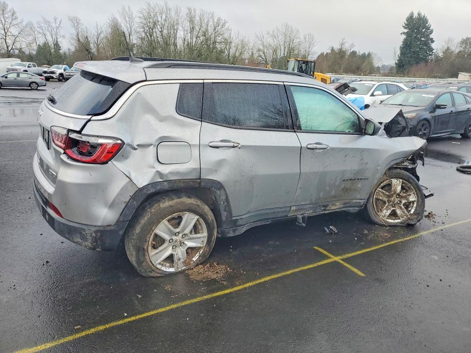 Photo 3 from auction – 2022 JEEP COMPASS with VIN 3C4NJDBB5NT182944