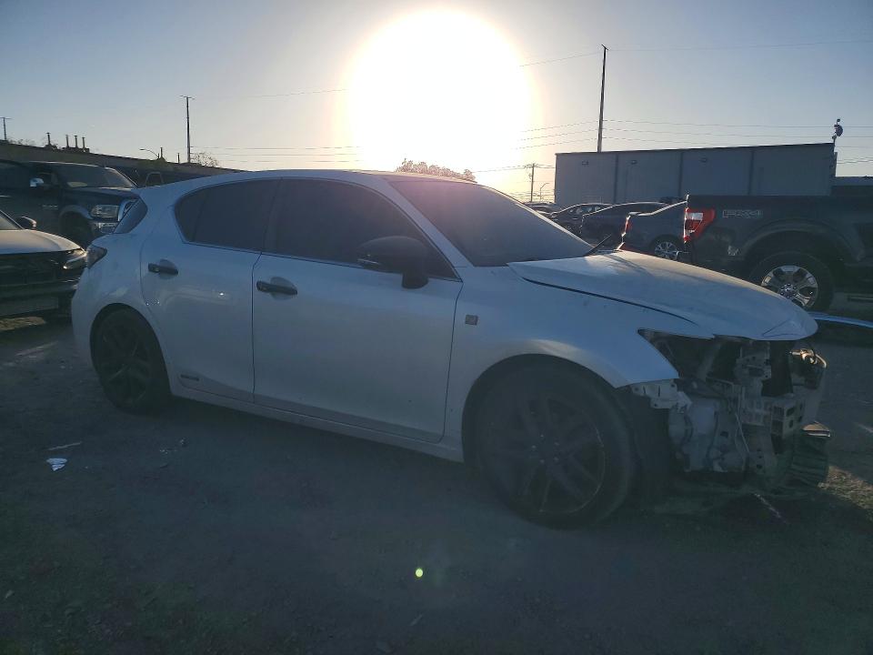 Photo 4 from auction – 2015 LEXUS CT 200 with VIN JTHKD5BH8F2212296