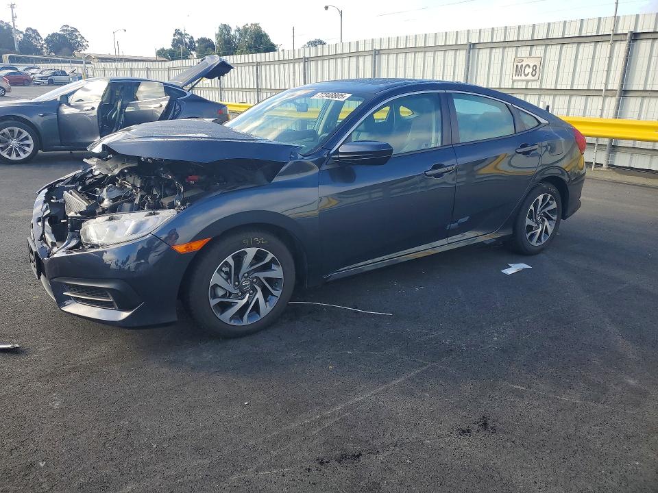 HONDA CIVIC 2017 with VIN 2HGFC2F77HH563752 - Photo from auction