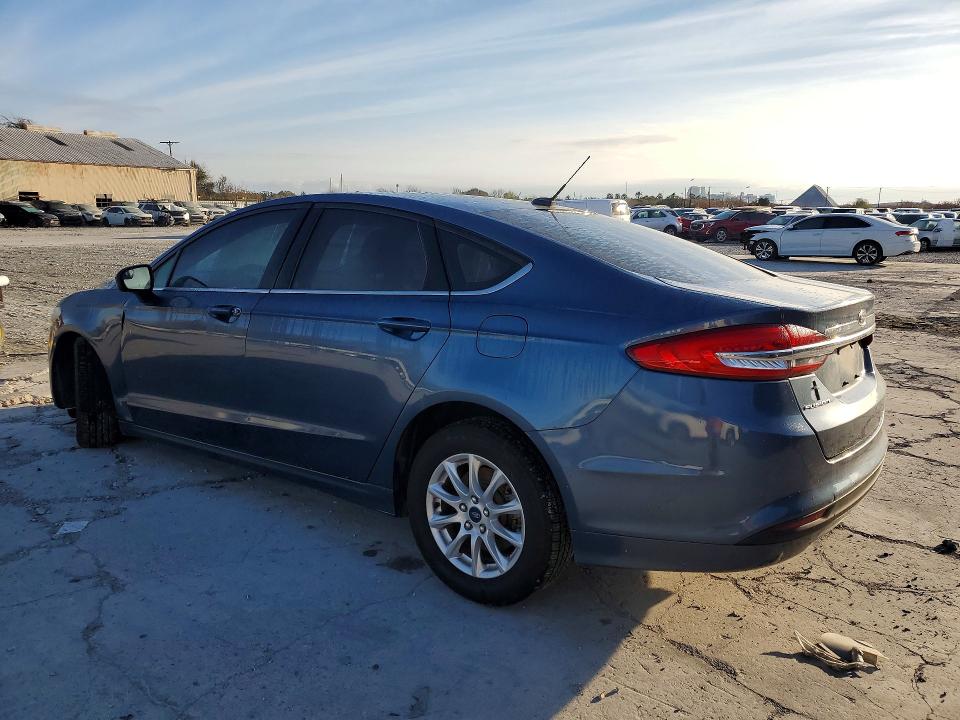 Photo 2 from auction – 2018 FORD FUSION with VIN 3FA6P0G77JR240078