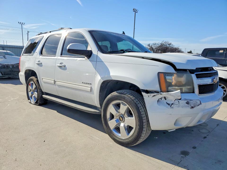 Photo 4 from auction – 2011 CHEVROLET TAHOE with VIN 1GNSCBE07BR216504