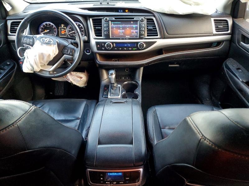 Photo 8 from auction – 2016 TOYOTA HIGHLANDER with VIN 5TDJKRFHXGS266293