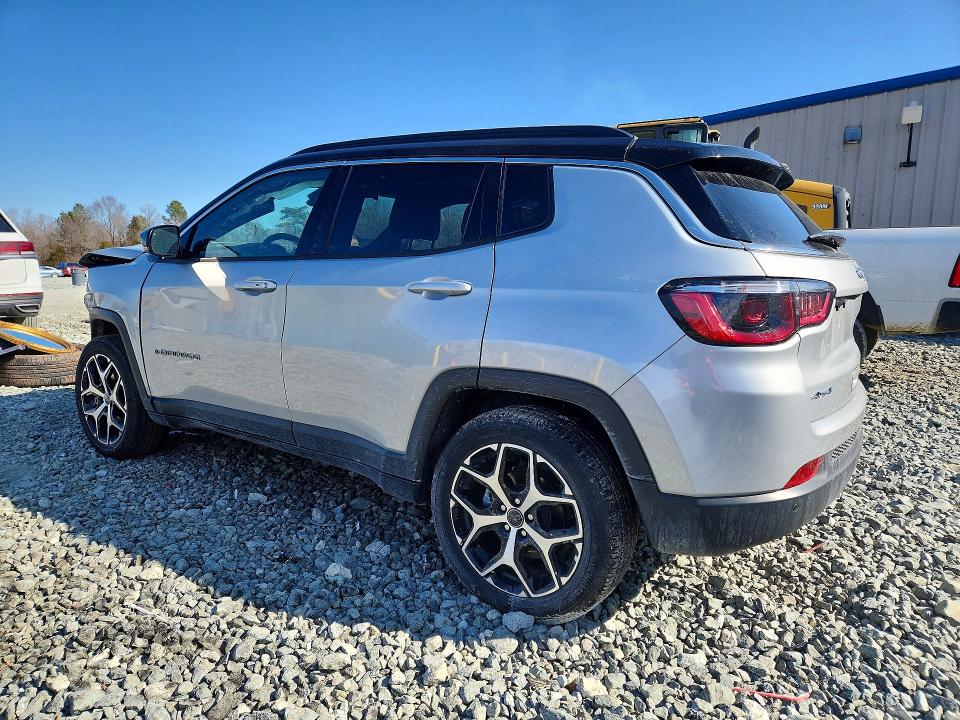 Photo 2 from auction – 2025 JEEP COMPASS with VIN 3C4NJDCN7ST561089