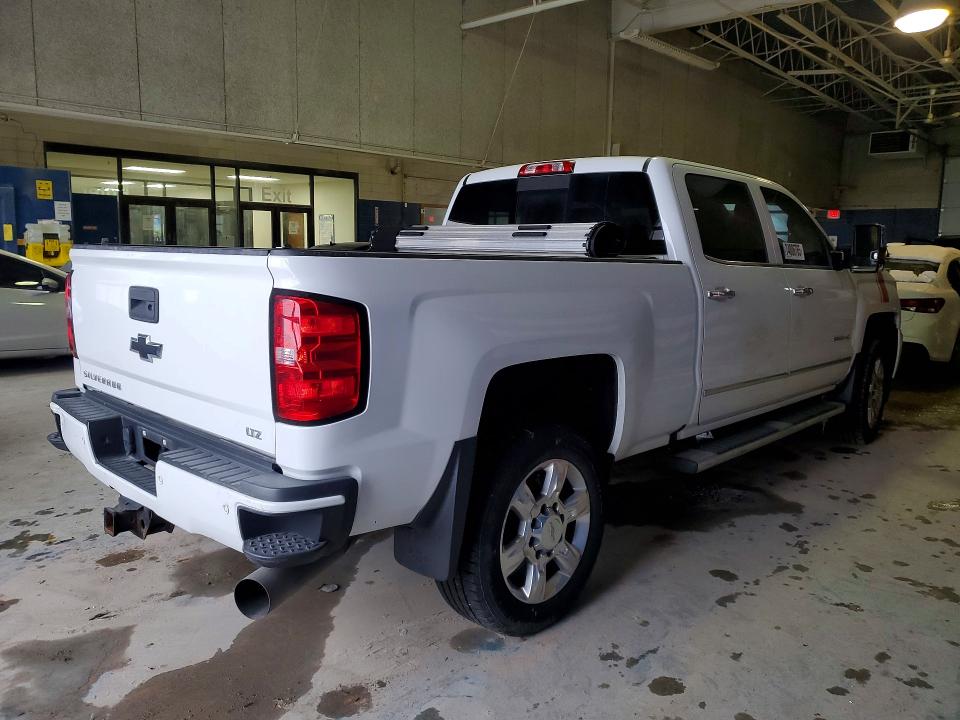 Photo 3 from auction – 2017 CHEVROLET SILVERADO with VIN 1GC1KWEY5HF171920