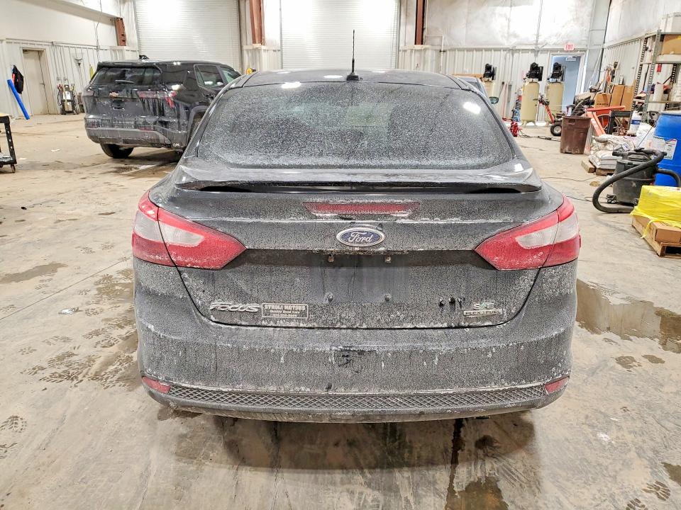 Photo 6 from auction – 2013 FORD FOCUS SE with VIN 1FADP3F22DL381948