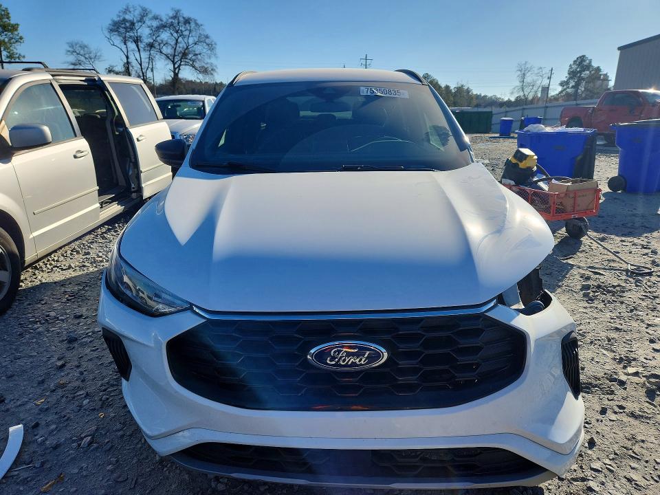 Photo 5 from auction – 2023 FORD ESCAPE with VIN 1FMCU0MN5PUA59745