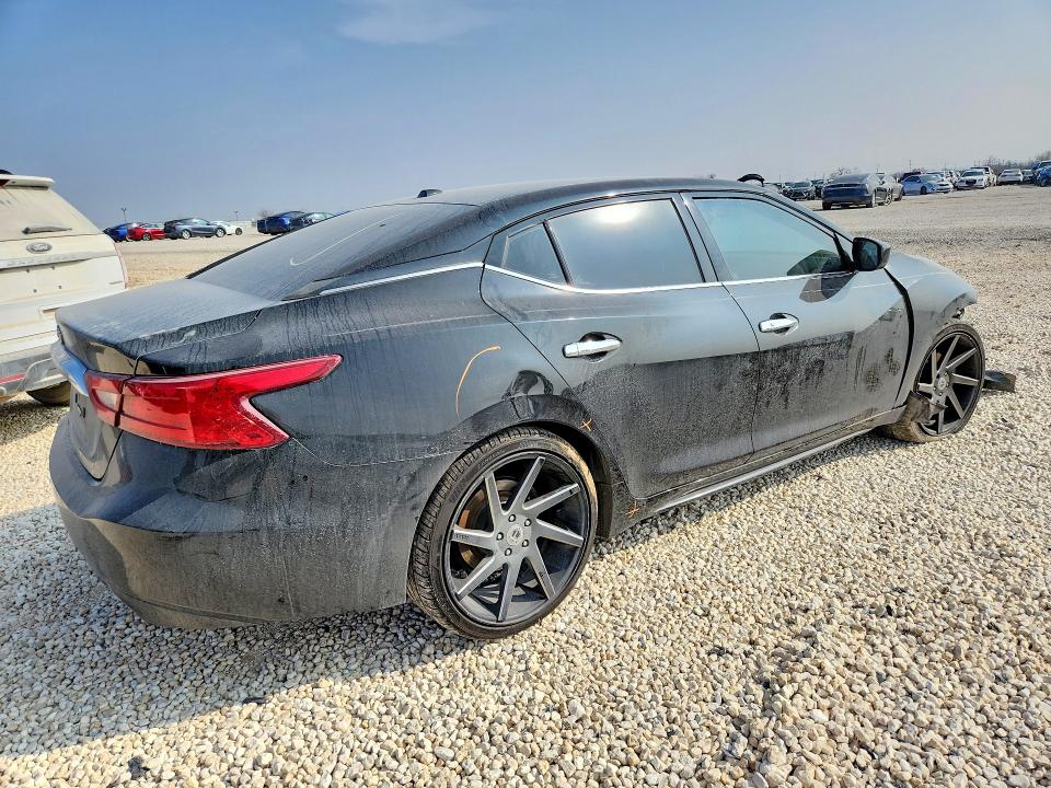 Photo 3 from auction – 2017 NISS MAXIMA with VIN 1N4AA6AP6HC380042