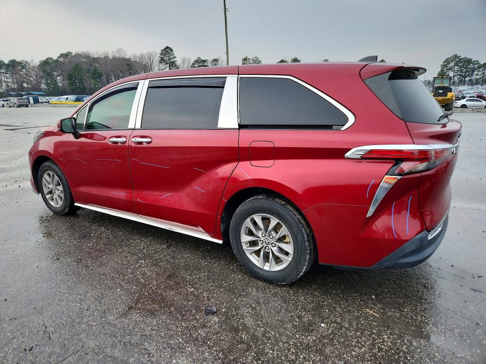 Photo 2 from auction – 2022 TOYOTA SIENNA with VIN 5TDKRKEC4NS080890