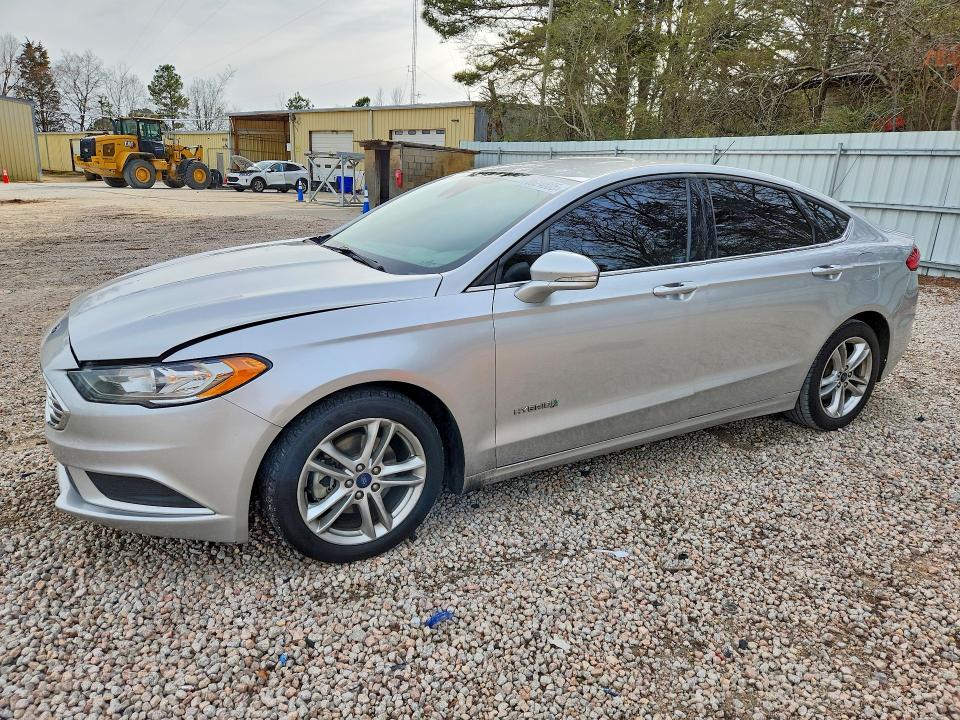 FORD FUSION 2018 with VIN 3FA6P0LU2JR125853 - Photo from auction
