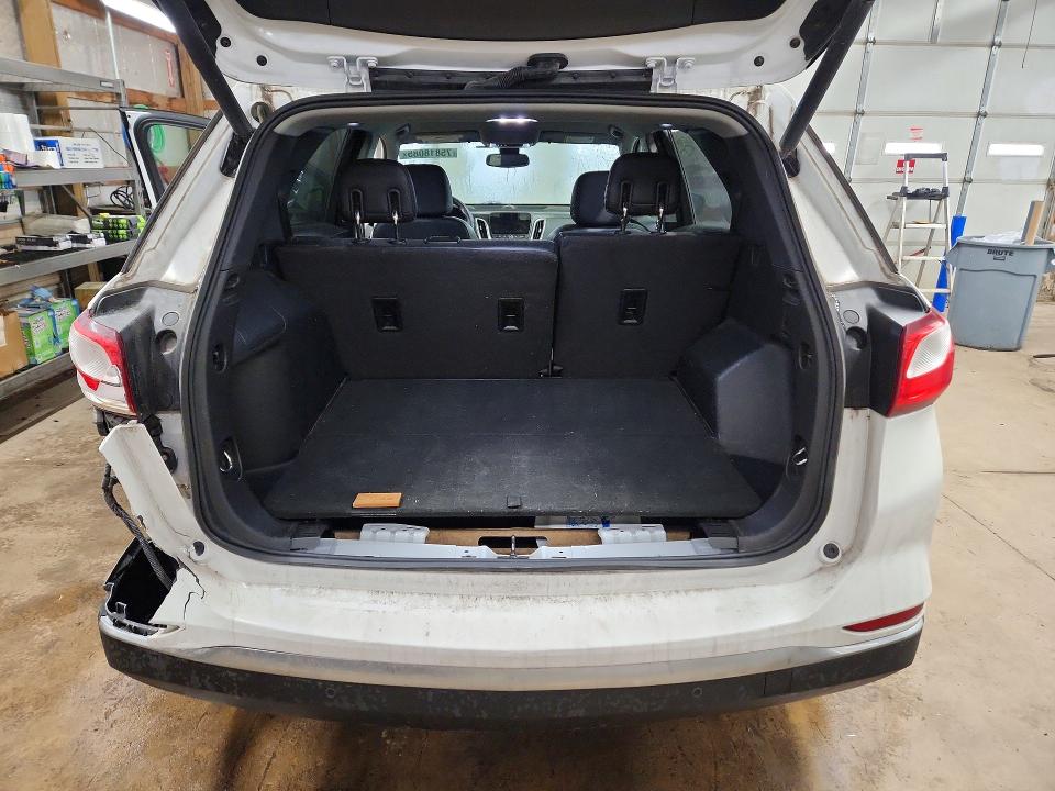 Photo 6 from auction – 2018 CHEVROLET EQUINOX with VIN 2GNAXMEV2J6112603