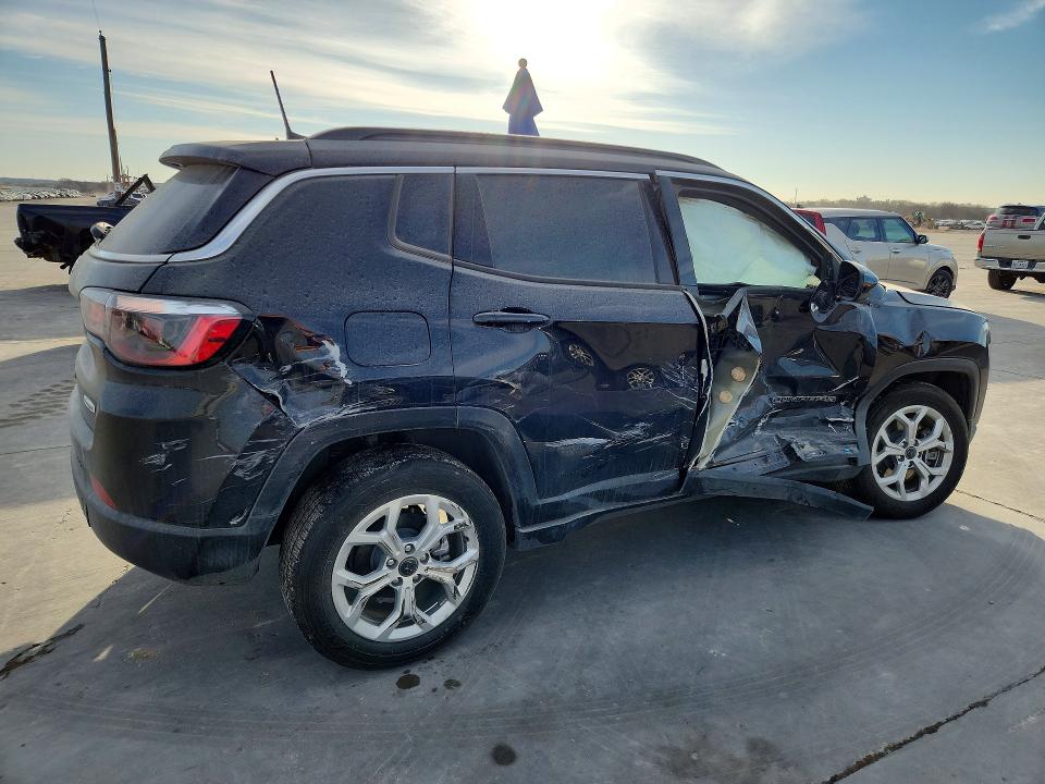 Foto 3 de la subasta – 2025 JEEP COMPASS con VIN 3C4NJDBNXST566224