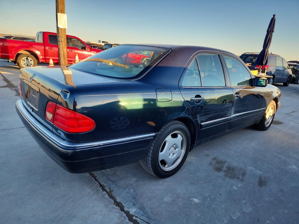 Photo 3 from auction – 1997 MERCEDES-BENZ E 420 with VIN WDBJF72F7VA233659