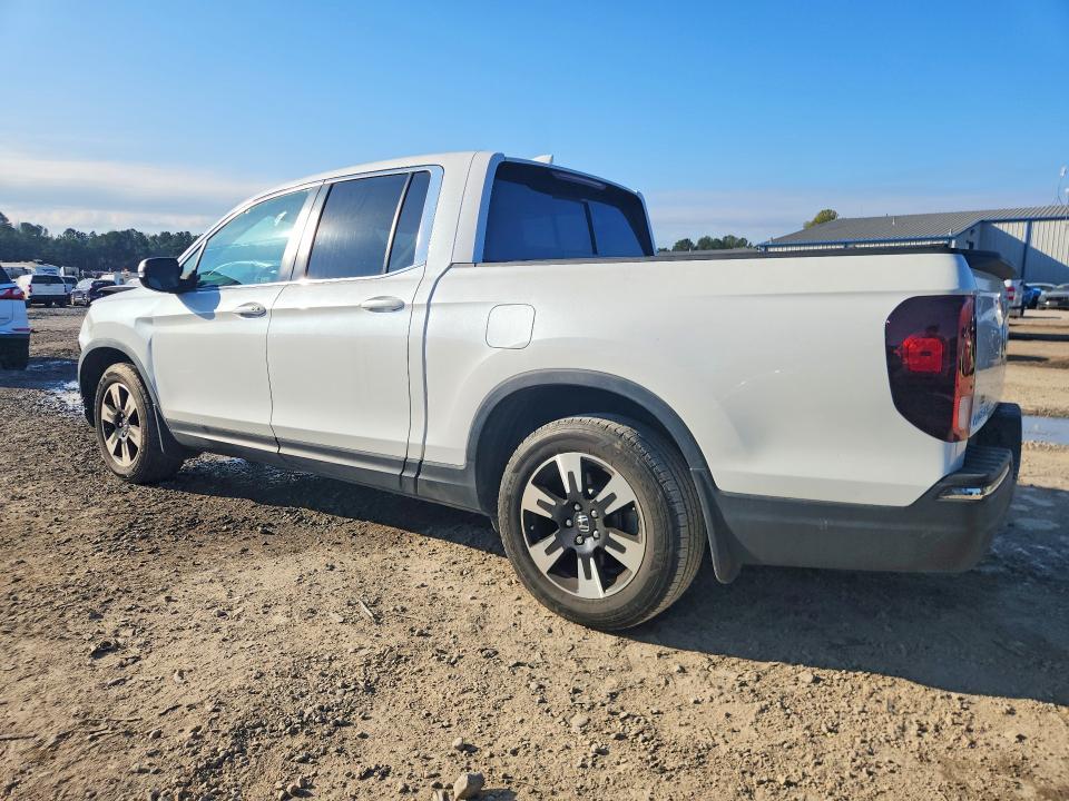 Photo 2 from auction – 2020 HONDA RIDGELINE with VIN 5FPYK2F5XLB000662