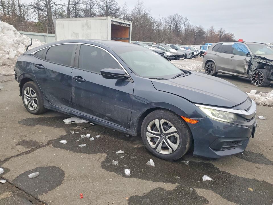 Photo 4 from auction – 2018 HONDA CIVIC with VIN 19XFC2F57JE208949