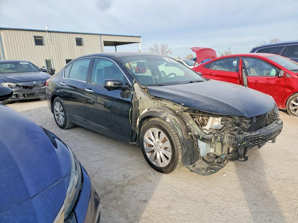 Photo 4 from auction – 2015 HONDA ACCORD with VIN 1HGCR2F84FA119802