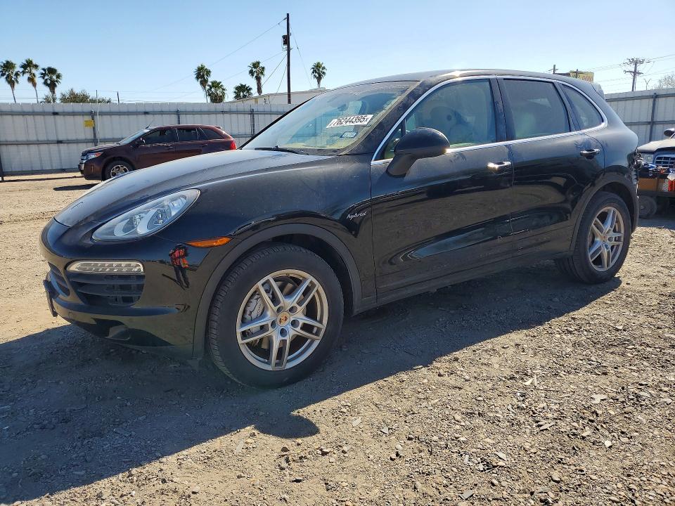 PORSCHE CAYENNE S 2014 with VIN WP1AE2A26ELA50598 - Photo from auction