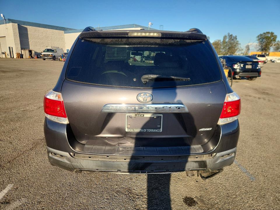 Photo 6 from auction – 2013 TOYOTA HIGHLANDER with VIN 5TDDK3EH3DS222742