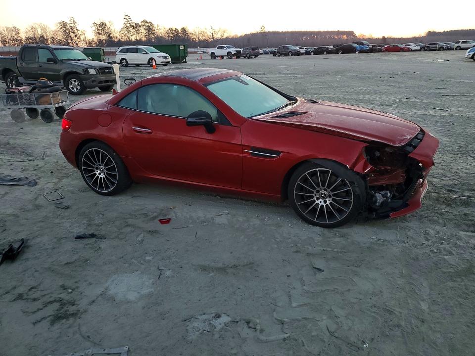 Photo 4 from auction – 2018 MERCEDES-BENZ SLC 300 with VIN WDDPK3JA2JF149385