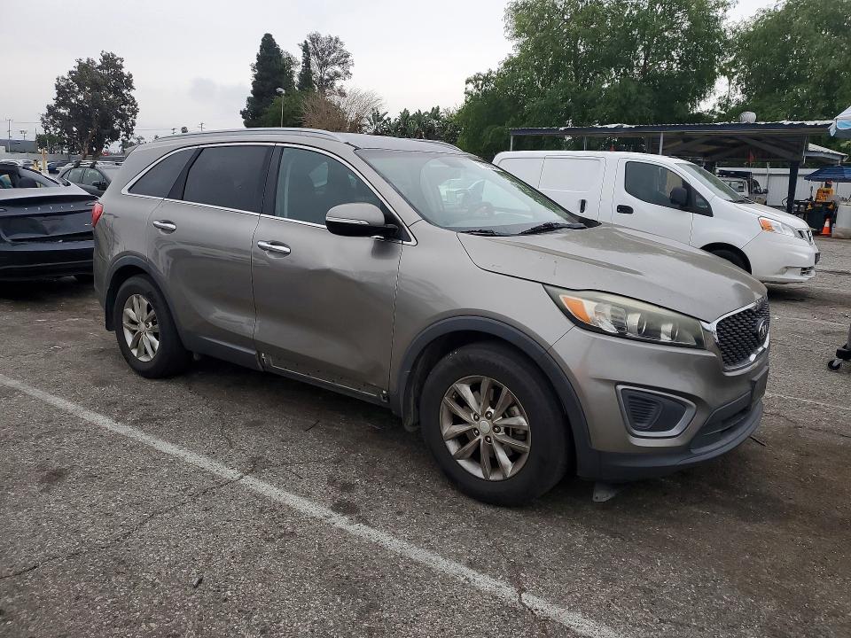 Photo 4 from auction – 2016 KIA SORENTO LX with VIN 5XYPG4A56GG077228