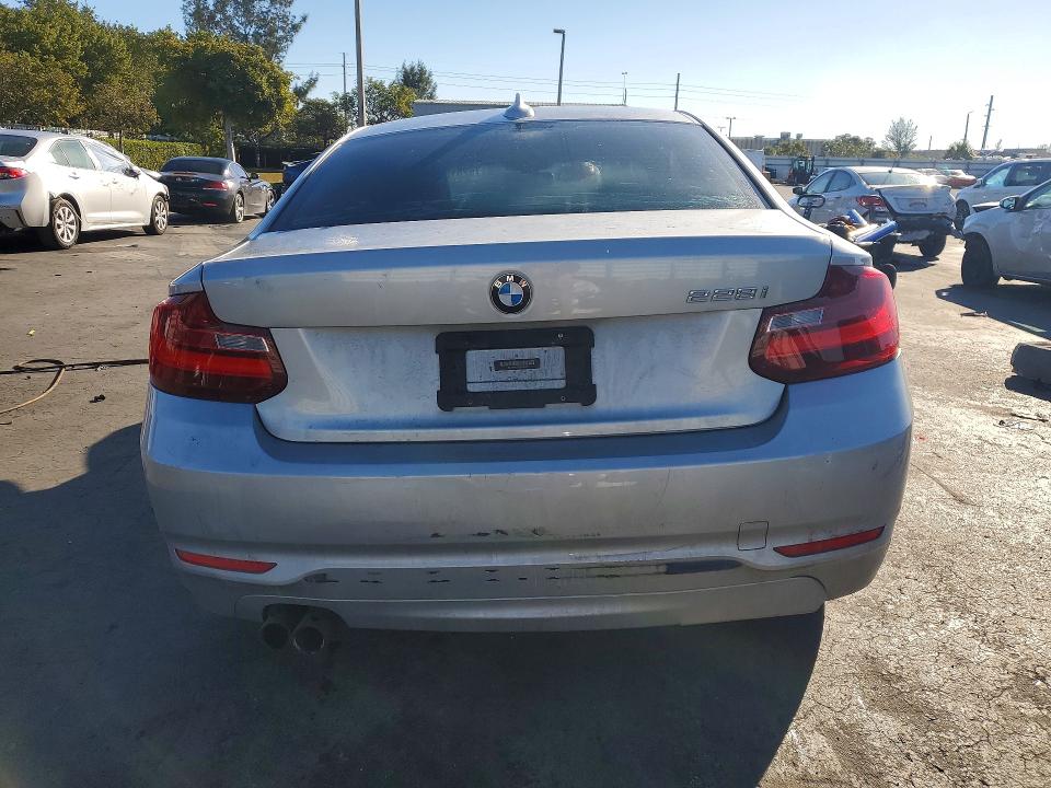 Photo 6 from auction – 2016 BMW 228 with VIN WBA1F9C57GV546335
