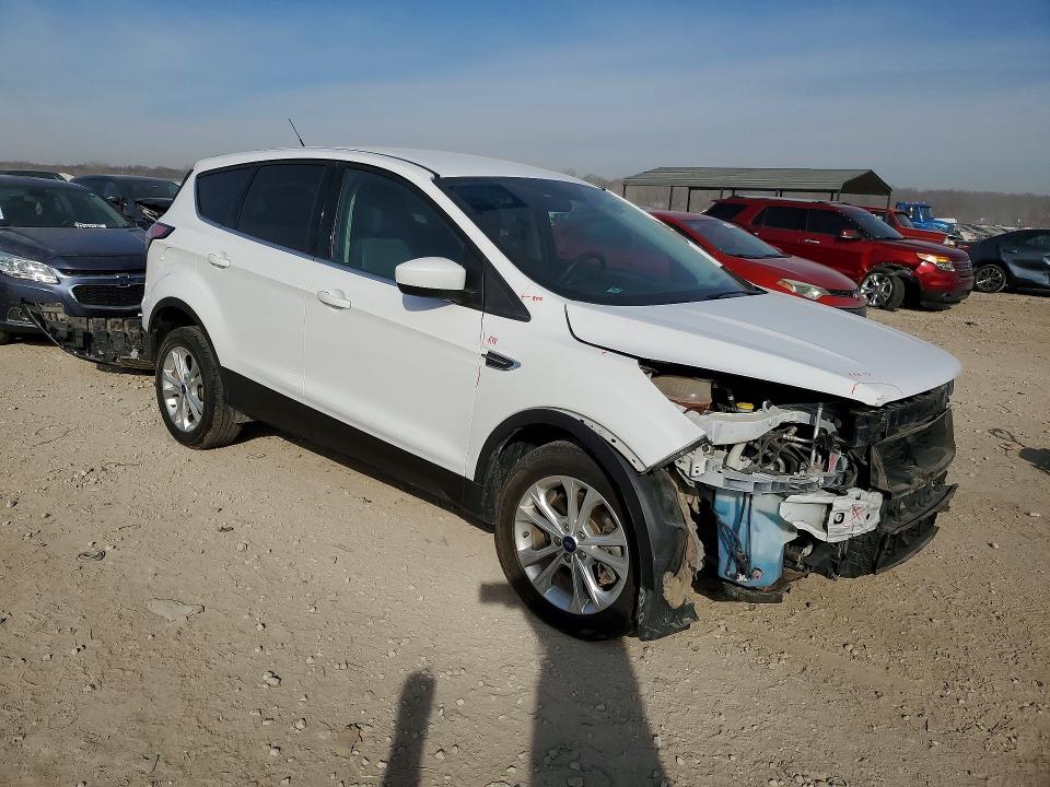Photo 4 from auction – 2017 FORD ESCAPE with VIN 1FMCU9GD9HUC04696
