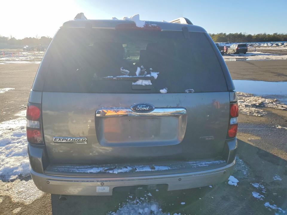 Photo 6 from auction – 2006 FORD EXPLORER with VIN 1FMEU74E56UB49817