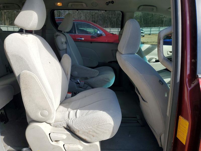 Photo 11 from auction – 2011 TOYOTA SIENNA with VIN 5TDKK3DC9BS093125