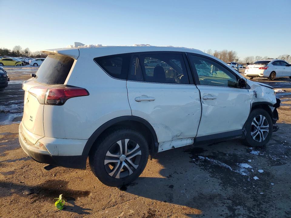 Photo 3 from auction – 2018 TOYOTA RAV4 with VIN JTMBFREV7JJ215774