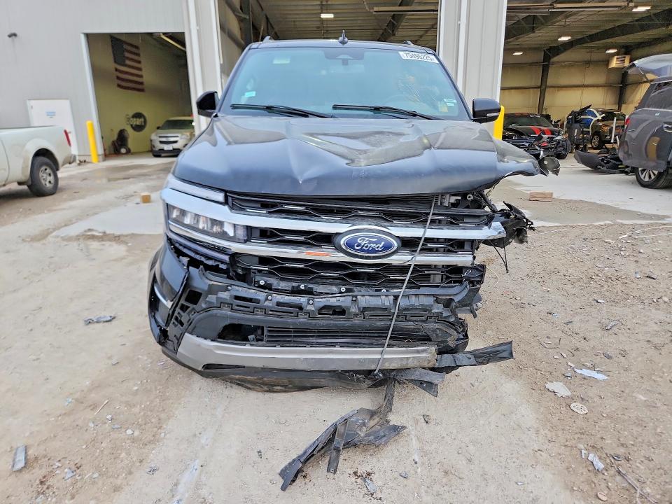 Photo 5 from auction – 2023 FORD EXPEDITION with VIN 1FMJU2A89PEA40773