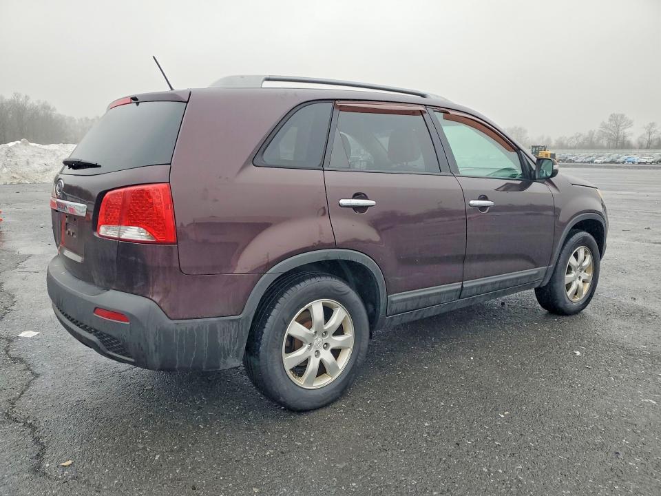 Photo 3 from auction – 2011 KIA SORENTO BA with VIN 5XYKT4A18BG117949