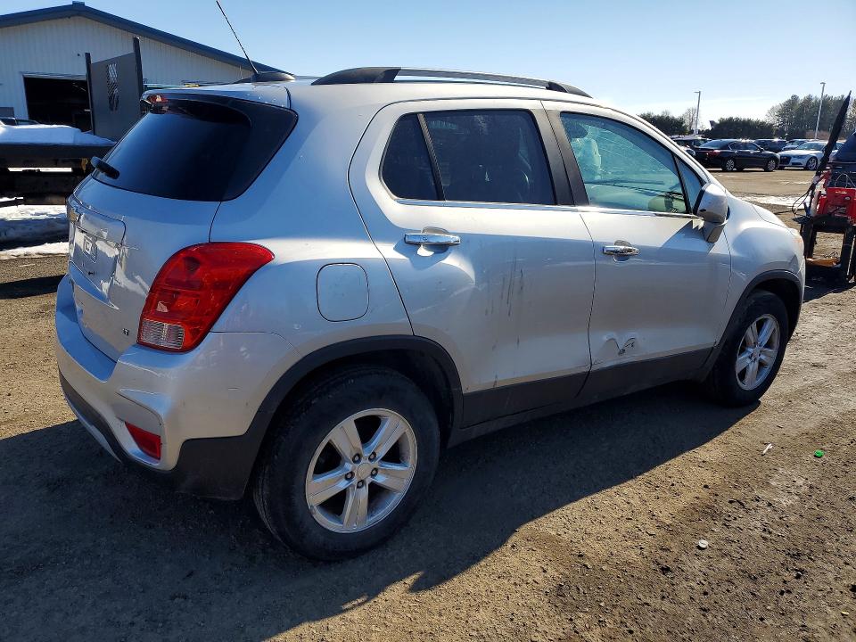 Photo 3 from auction – 2018 CHEVROLET TRAX with VIN 3GNCJPSB0JL227640