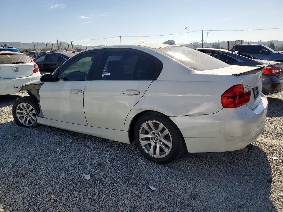 Photo 2 from auction – 2007 BMW 328 with VIN WBAVC53557FZ74725