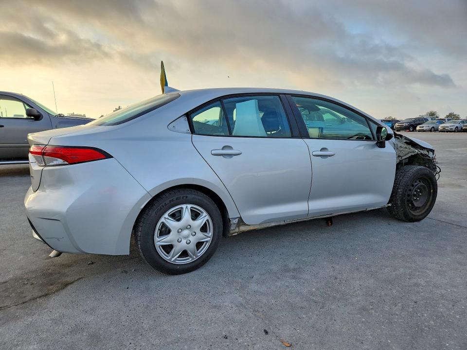 Photo 3 from auction – 2022 TOYOTA COROLLA with VIN 5YFEPMAE4NP284426