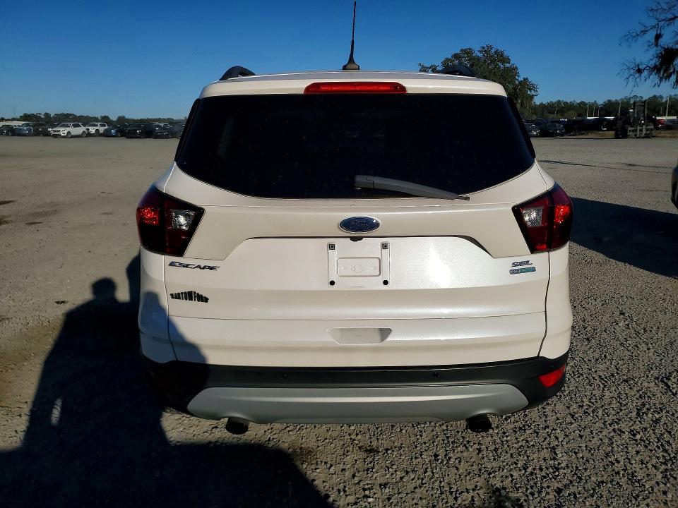 Photo 6 from auction – 2019 FORD ESCAPE with VIN 1FMCU0HD5KUA12161